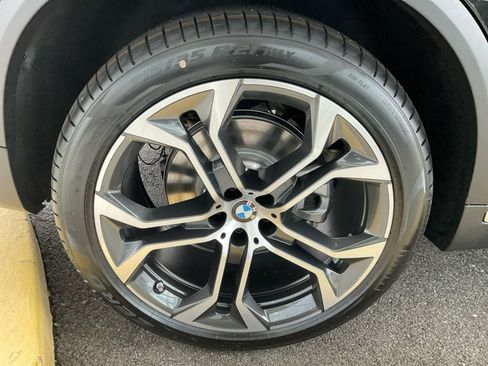 Certified 2025 BMW X5 xDrive40i w/ Executive Package image 23