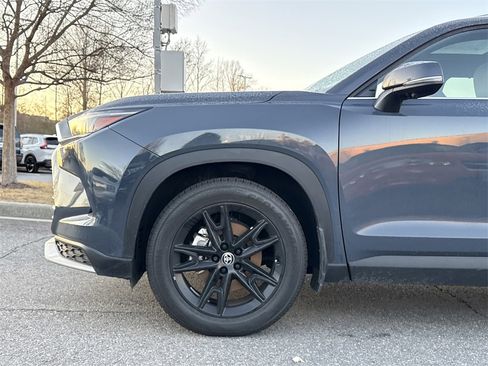 Used 2024 Toyota Grand Highlander AWD Hybrid image 9