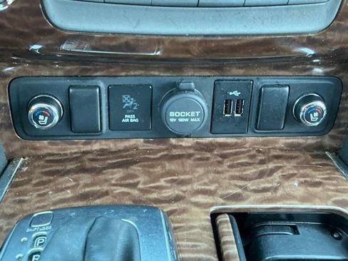 Used 2019 Nissan Armada Platinum w/ Captain's Chairs Package AWD/4WD image 33