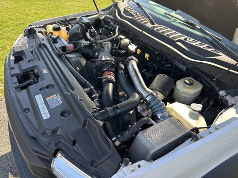 Used 2017 Ford F550 4x4 Regular Cab Super Duty image 41