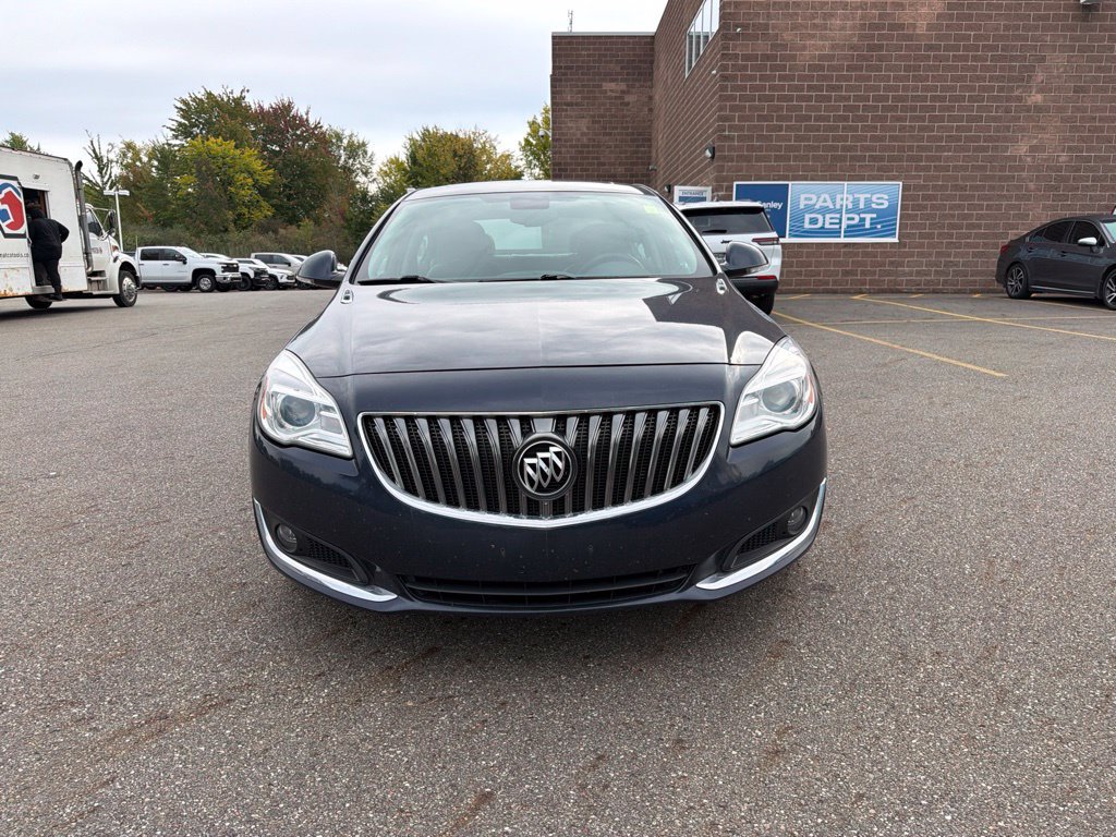 Used 2015 Buick Regal Premium w/ Experience Buick Package FWD image 4