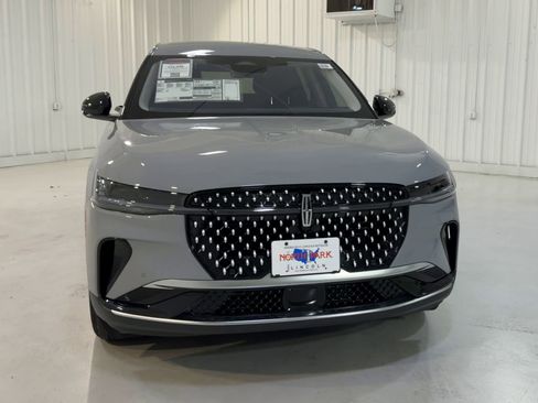 New 2026 Lincoln Nautilus Premier AWD/4WD image 4