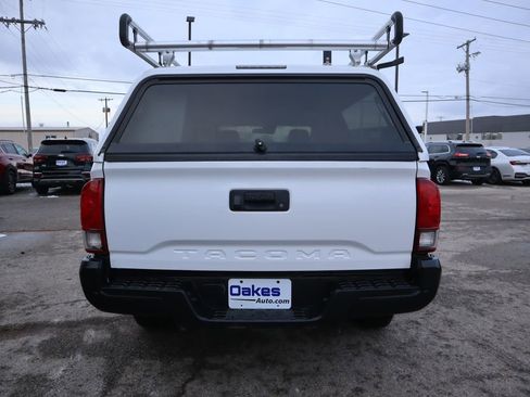 Used 2019 Toyota Tacoma SR image 6