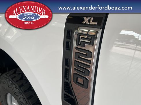 New 2026 Ford F250 XL w/ XL Off-Road Package AWD/4WD image 7