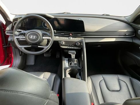 Used 2025 Hyundai Elantra Limited FWD image 11