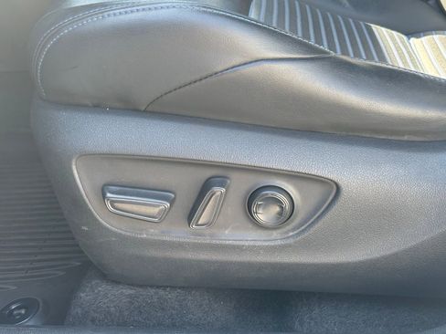 Used 2022 Toyota RAV4 XSE AWD/4WD image 14