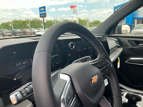 New 2026 Chevrolet Traverse LT w/ Sun and Wheel Package image 9