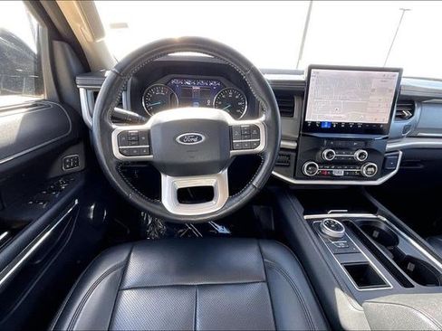 Used 2024 Ford Expedition Max XLT image 5