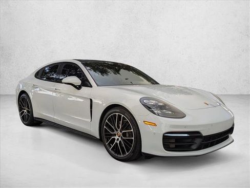 Used 2022 Porsche Panamera image 3