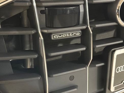 Used 2023 Audi Q8 Premium w/ Convenience Package image 26