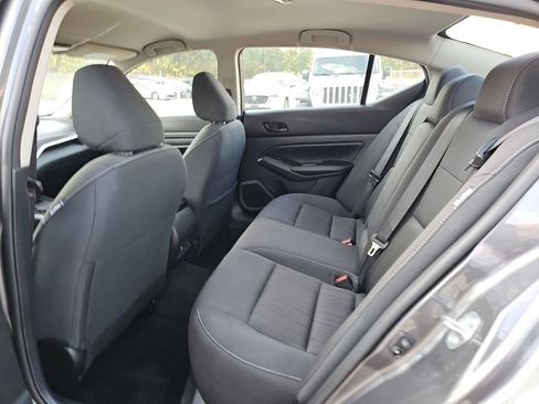 Used 2025 Nissan Altima 2.5 SV FWD image 28