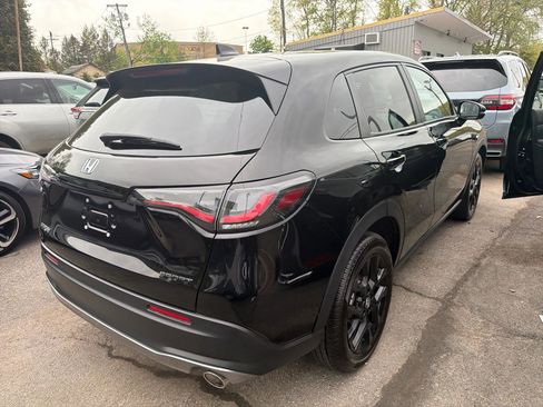 Used 2025 Honda HR-V Sport image 6