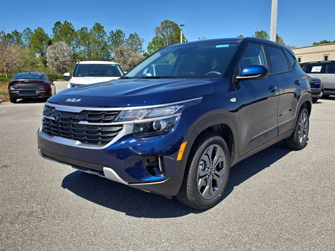 New 2026 Kia Seltos LX image 3