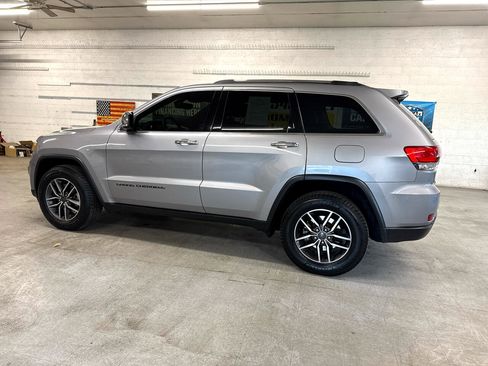 Used 2019 Jeep Grand Cherokee Limited image 2