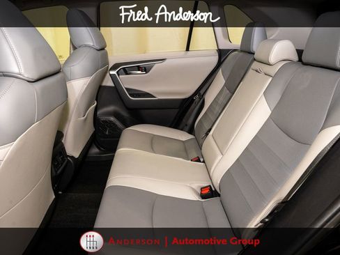 Certified 2020 Toyota RAV4 Limited AWD/4WD image 9