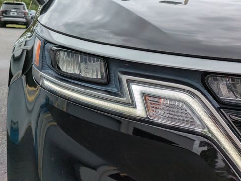 Certified 2024 Kia Carnival EX FWD image 8