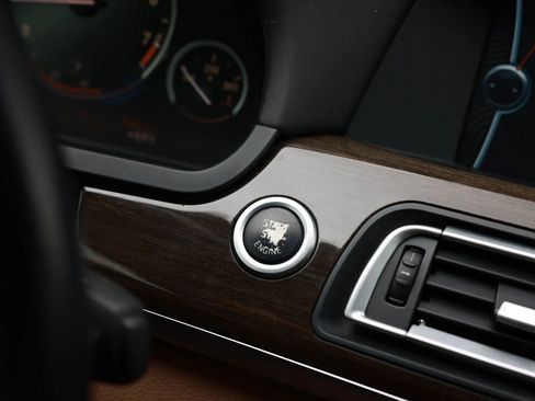 Used 2011 BMW 740i image 28