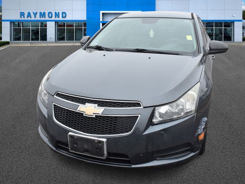 Used 2013 Chevrolet Cruze LS image 7