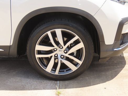 Used 2019 Honda Pilot Elite image 9