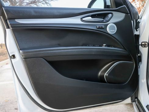 Used 2018 Alfa Romeo Stelvio Ti Sport image 13