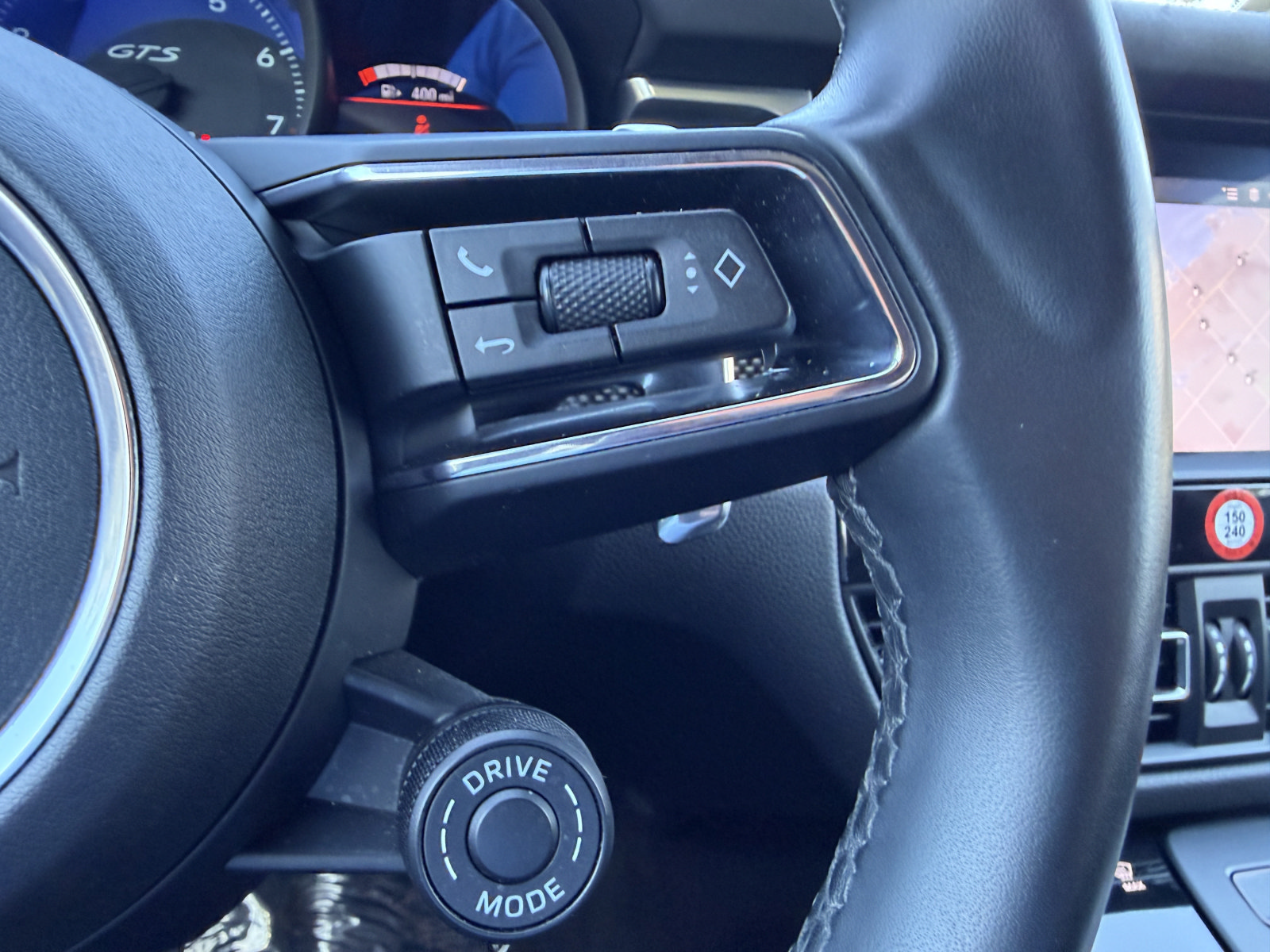 Certified 2023 Porsche Macan GTS AWD/4WD image 31