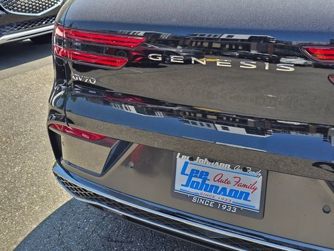 Used 2026 Genesis GV70 2.5T Advanced AWD/4WD image 12