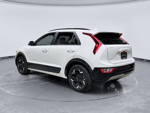 Used 2024 Kia Niro Wind FWD image 2