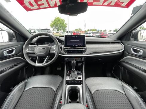 Used 2024 Jeep Compass Latitude AWD/4WD image 28