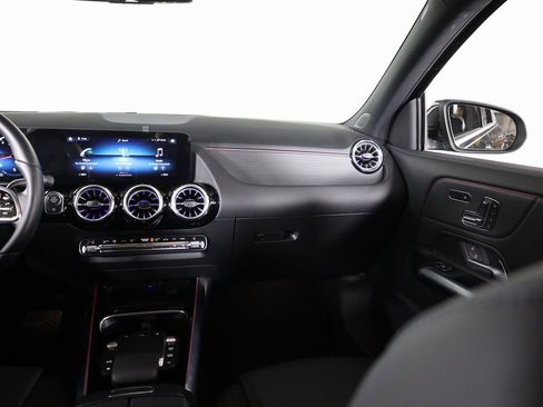 Used 2023 Mercedes-Benz GLA 250 4MATIC image 37