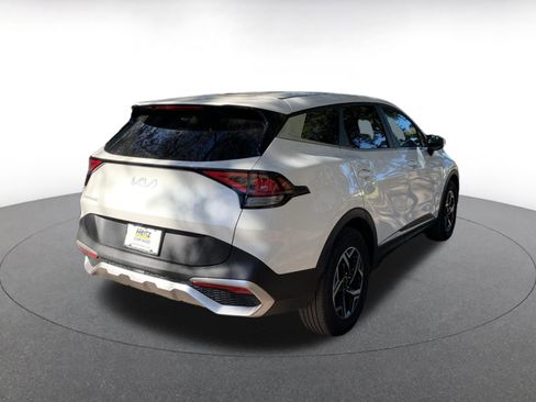 Used 2025 Kia Sportage LX image 7