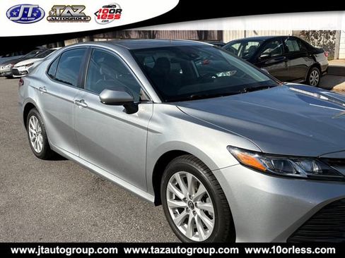 Used 2019 Toyota Camry LE FWD image 2