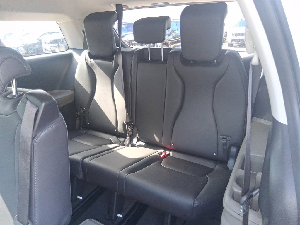 Certified 2026 Kia Carnival FWD image 17