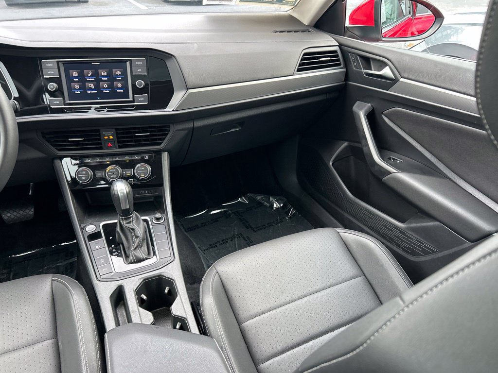 Used 2021 Volkswagen Jetta SE FWD image 12