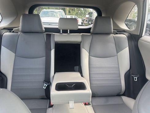 Used 2022 Toyota RAV4 Limited image 11