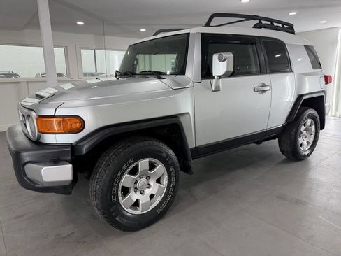 Used 2007 Toyota FJ Cruiser 4WD image 2