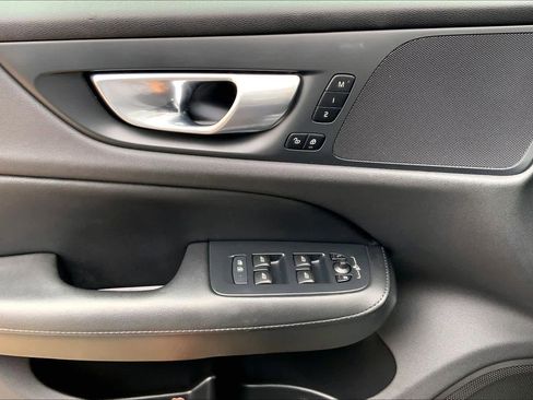 Used 2024 Volvo S60 B5 Plus image 31