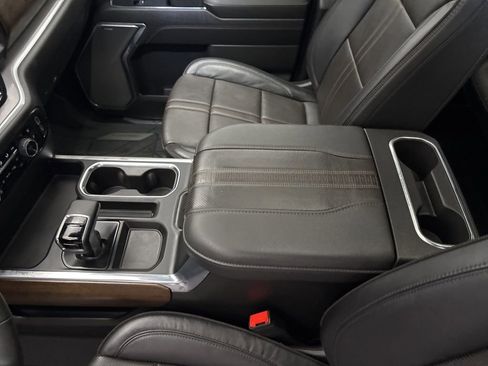 Used 2024 Chevrolet Silverado 1500 High Country w/ High Country Premium Package image 18