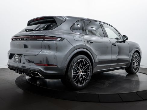 Certified 2026 Porsche Cayenne image 8