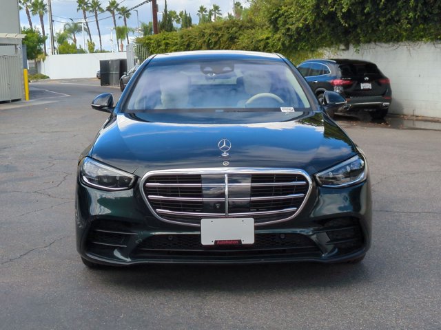 Used 2022 Mercedes-Benz S 580 4MATIC Sedan image 2