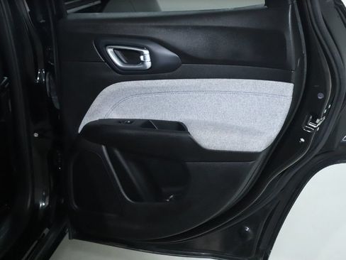 Used 2024 Jeep Compass Latitude AWD/4WD image 31
