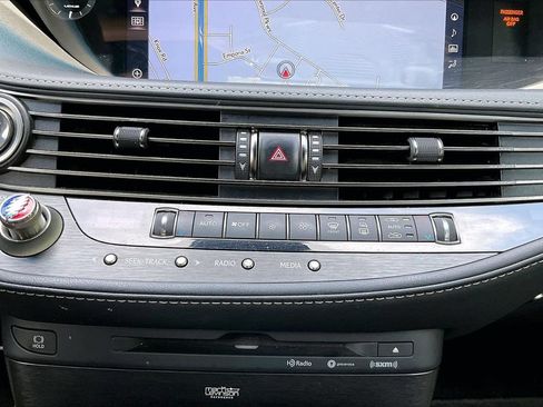 Used 2018 Lexus LS 500 F Sport w/ Accessory Package (Z1) AWD/4WD image 19