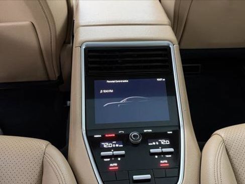 Used 2017 Porsche Panamera RWD image 36