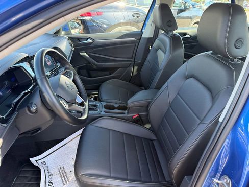 Used 2024 Volkswagen Jetta SE image 12