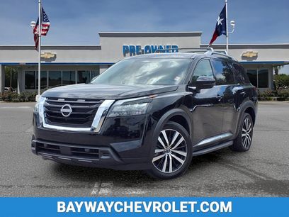 Used 2023 Nissan Pathfinder Platinum