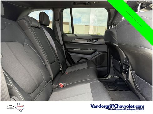 Used 2025 Jeep Grand Cherokee Laredo X RWD image 28