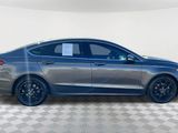 Used 2017 Ford Fusion SE w/ Fusion SE Technology Package image 4