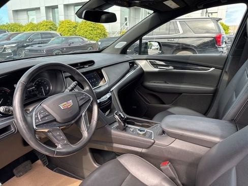 Certified 2023 Cadillac XT5 Premium Luxury FWD image 9