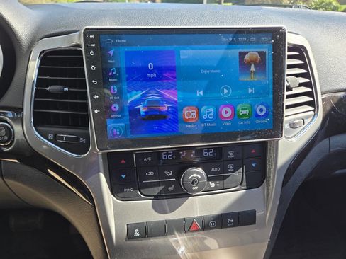 Used 2012 Jeep Grand Cherokee Laredo image 8