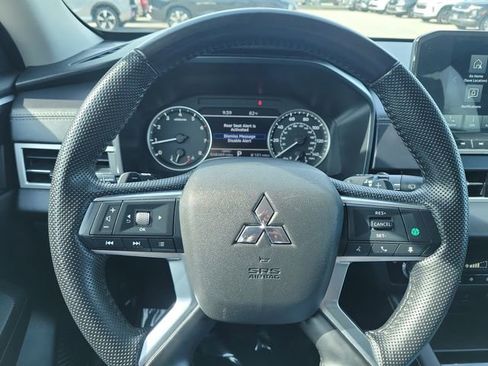 Used 2024 Mitsubishi Outlander SE AWD/4WD image 25