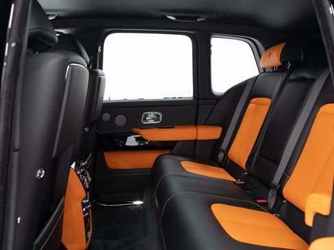 Certified 2023 Rolls-Royce Cullinan AWD/4WD image 25